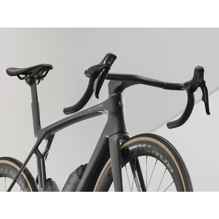 Trek Madone SLR 7 Gen 8 - Image 2