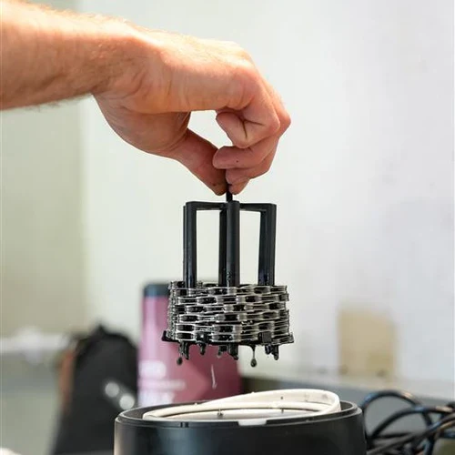 UFO WAX Chain Hanger - Image 6